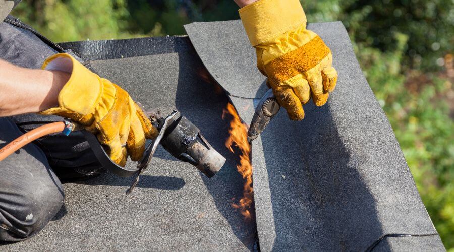 Professional gutter cleaning in Sioux City, IA
